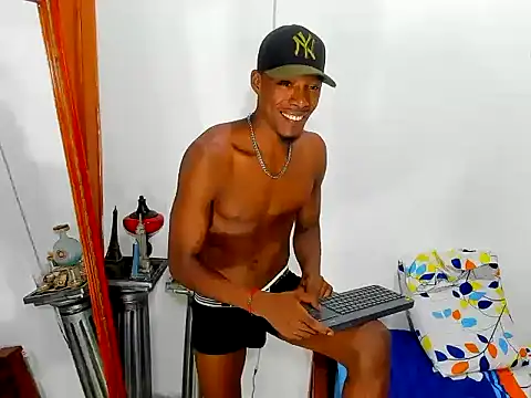 Snapshot of Darick_brown chatting on March 2025 03:36:02 AM Darick brown online show from March 2025 03:36:02 AM