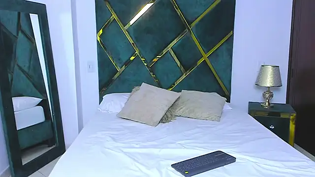 Snapshot of Criss_Ariana chatting on February 2025 05:46:02 PM Criss Ariana online show from February 2025 05:46:02 PM