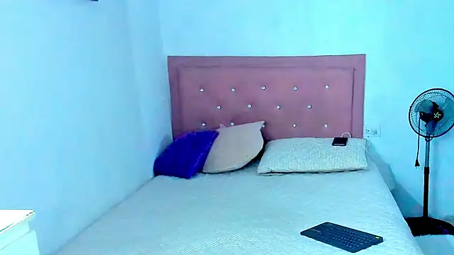 Snapshot of Criss_Ariana chatting on September 2025 02:40:01 PM Criss Ariana online show from September 2025 02:40:01 PM