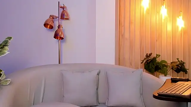 AriRobert  online show from September 2025 04:34:02 AM