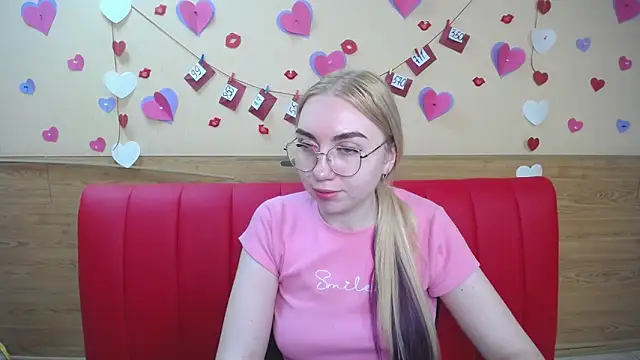 BeatriceFly online show from March 2025 03:49:01 PM