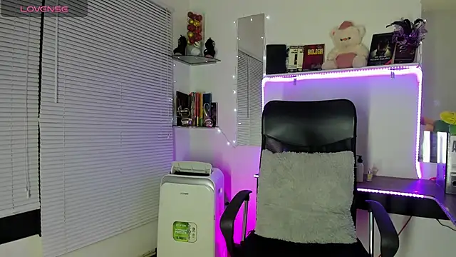 YUKIODAVIS online show from March 2025 01:09:01 AM