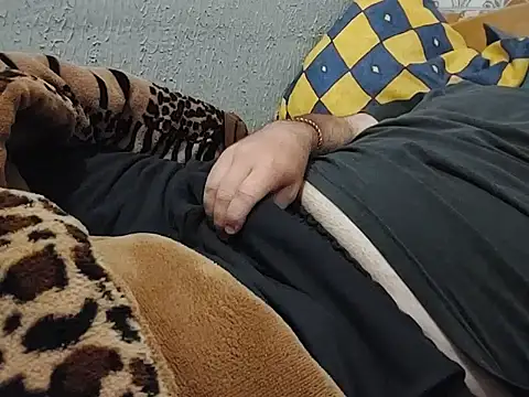 mfreitas005 online show from October 2025 11:49:01 PM