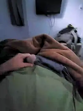 mfreitas005 online show from November 2025 03:56:01 PM