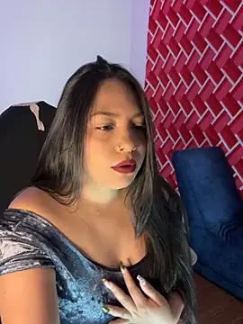 emiily15   online show from September 2025 07:35:01 PM