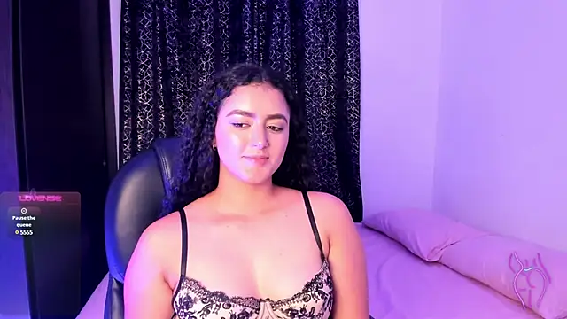 Snapshot of Adhara-zanne chatting on February 2025 01:02:01 AM Adhara-zanne online show from February 2025 01:02:01 AM