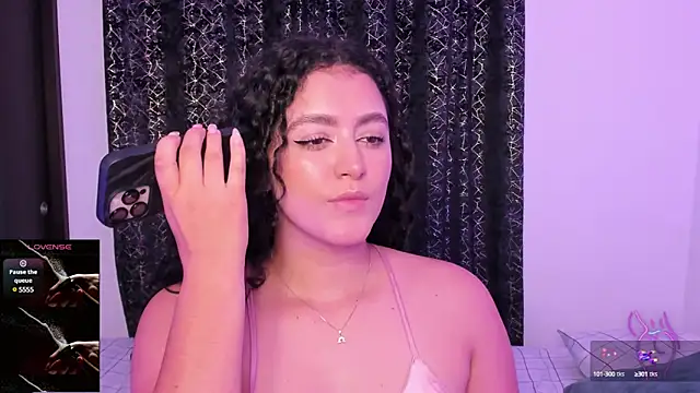 Snapshot of Adhara-zanne chatting on March 2025 03:19:01 AM Adhara-zanne online show from March 2025 03:19:01 AM