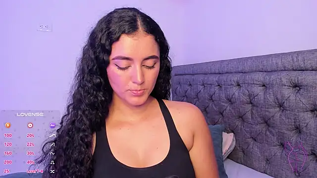 Snapshot of Adhara-zanne chatting on November 2025 04:12:02 AM Adhara-zanne online show from November 2025 04:12:02 AM