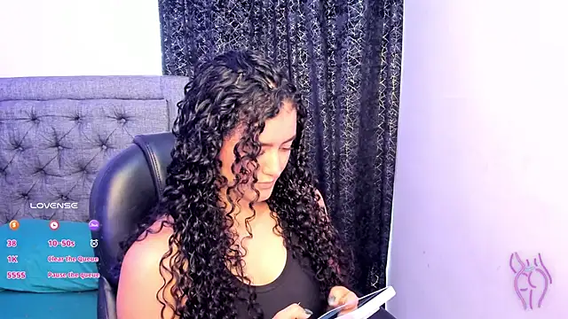 Snapshot of Adhara-zanne chatting on November 2025 05:27:01 PM Adhara-zanne online show from November 2025 05:27:01 PM