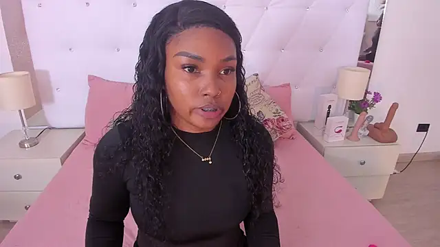 Isla Scott online show from October 2025 11:20:02 AM