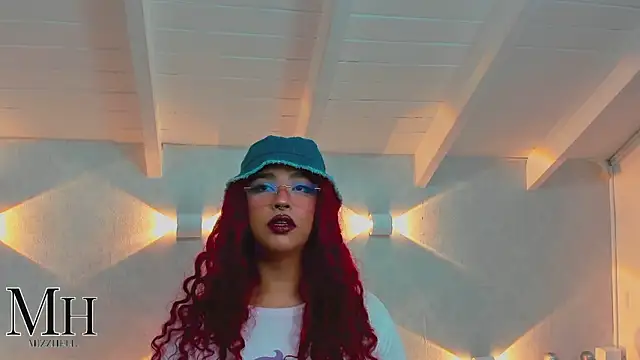 Snapshot of MizzHell chatting on March 2026 03:47:01 AM MizzHell online show from March 2026 03:47:01 AM