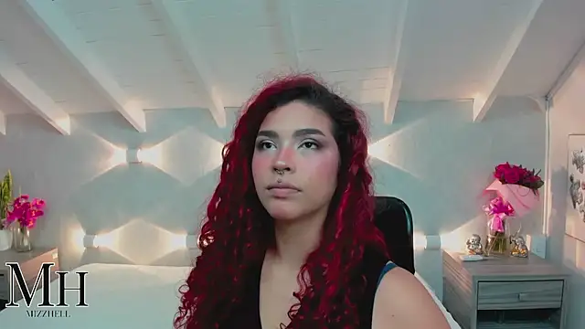 Snapshot of MizzHell chatting on April 2026 03:45:01 AM MizzHell online show from April 2026 03:45:01 AM