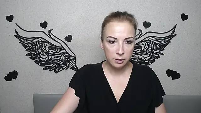 Snapshot of ElizabethSho chatting on July 2026 05:19:02 PM ElizabethSho online show from July 2026 05:19:02 PM