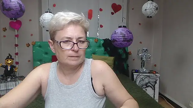 EmiliaGree online show from October 2025 06:09:01 PM