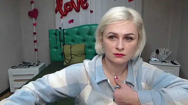 OliviaHorst online show from March 2025 12:26:01 PM