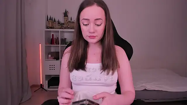 WalkingGirl online show from February 2025 06:54:02 PM