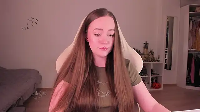 WalkingGirl online show from December 2025 06:46:02 PM