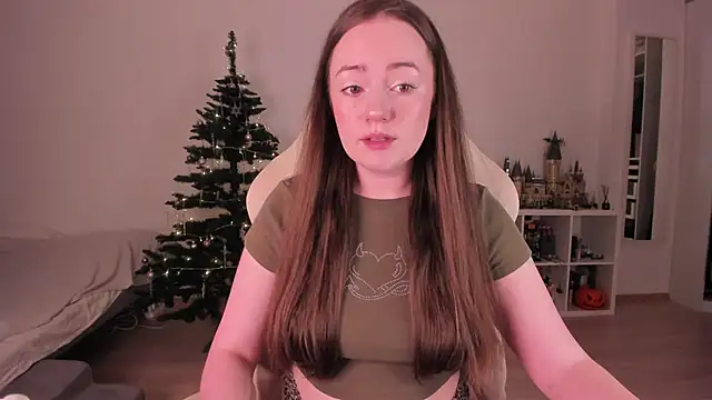 WalkingGirl online show from December 2025 07:20:01 PM