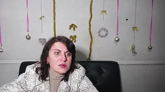 LuciaMii online show from January 2025 05:58:01 PM