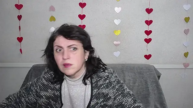 LuciaMii online show from February 2025 06:00:01 PM