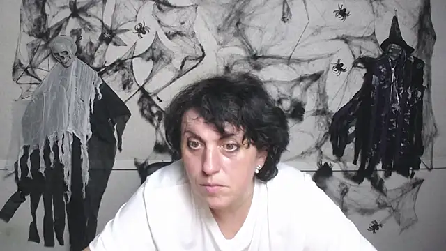 LuciaMii online show from November 2025 06:07:02 PM