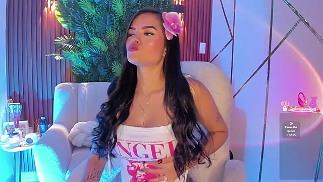 foxxxmegan online show from February 2026 07:06:02 PM