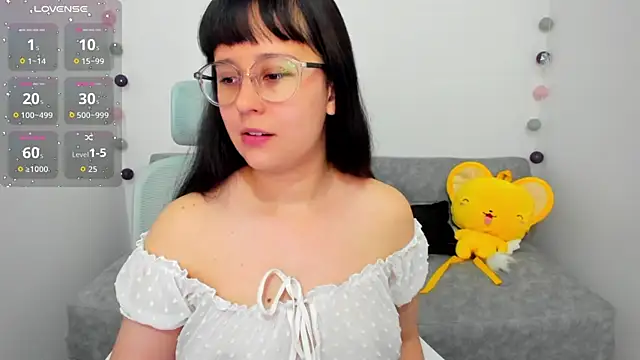 Snapshot of Sofiskies chatting on November 2025 11:47:01 PM Sofiskies online show from November 2025 11:47:01 PM