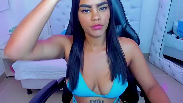 Snapshot of silvana__miller chatting on February 2025 07:10:02 PM silvana miller online show from February 2025 07:10:02 PM