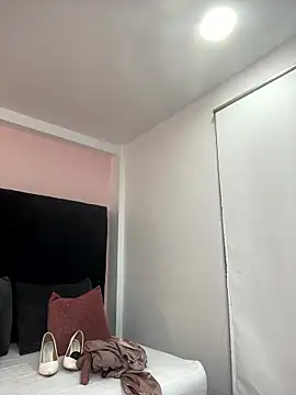 ariel jonees online show from January 2026 08:36:02 PM