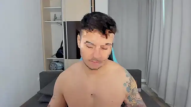 MatMalonne online show from November 2025 07:25:01 AM