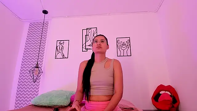 cloehonney online show from October 2025 01:06:02 PM