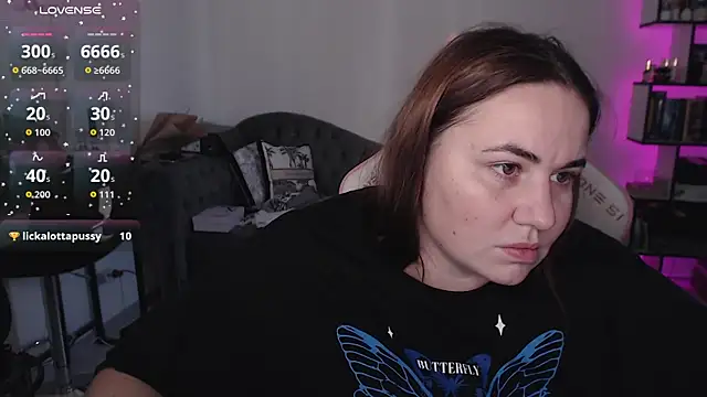 Snapshot of SexyWitch_666 chatting on October 2025 08:33:01 AM SexyWitch 666 online show from October 2025 08:33:01 AM