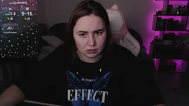 Snapshot of SexyWitch_666 chatting on November 2025 06:38:02 AM SexyWitch 666 online show from November 2025 06:38:02 AM