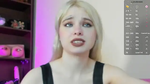 Snapshot of MisssLola chatting on February 2025 04:29:01 PM MisssLola online show from February 2025 04:29:01 PM