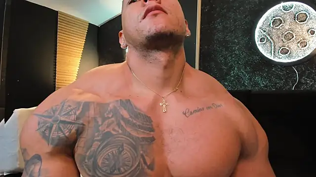 MassimoWalton2 online show from December 2024 01:01:02 AM