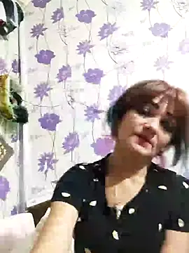 Snapshot of SweetLeila40 chatting on December 2024 04:29:02 PM SweetLeila40 online show from December 2024 04:29:02 PM