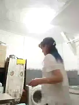 Snapshot of SweetLeila40 chatting on January 2025 04:48:02 PM SweetLeila40 online show from January 2025 04:48:02 PM