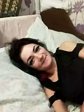 Snapshot of SweetLeila40 chatting on January 2025 06:33:02 PM SweetLeila40 online show from January 2025 06:33:02 PM