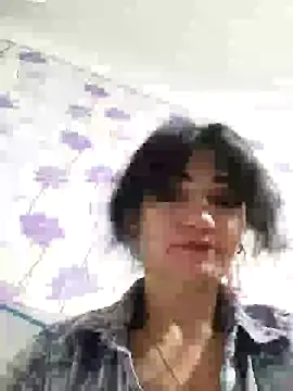 Snapshot of SweetLeila40 chatting on February 2025 02:45:02 AM SweetLeila40 online show from February 2025 02:45:02 AM