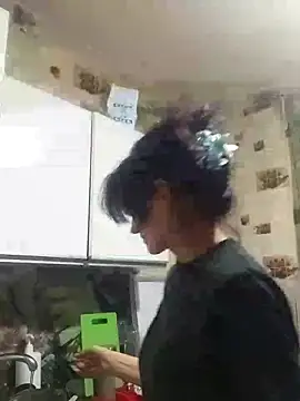 Snapshot of SweetLeila40 chatting on December 2025 08:47:01 PM SweetLeila40 online show from December 2025 08:47:01 PM