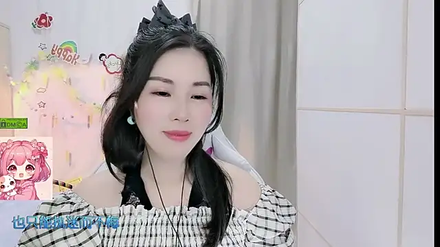 Snapshot of HK_angelchloe chatting on April 2026 01:23:02 AM HK angelchloe online show from April 2026 01:23:02 AM
