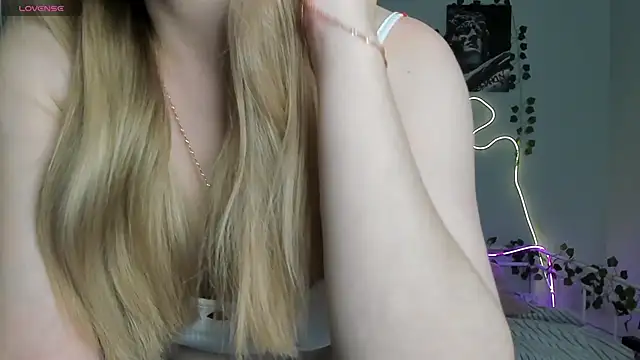 Snapshot of Melissa_babs chatting on December 2024 02:09:02 AM Melissa babs online show from December 2024 02:09:02 AM