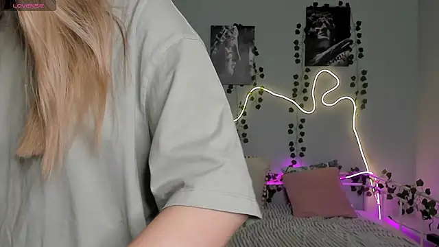 Snapshot of Melissa_babs chatting on December 2024 02:19:02 AM Melissa babs online show from December 2024 02:19:02 AM