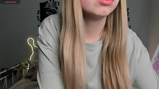 Snapshot of Melissa_babs chatting on December 2024 04:06:02 AM Melissa babs online show from December 2024 04:06:02 AM