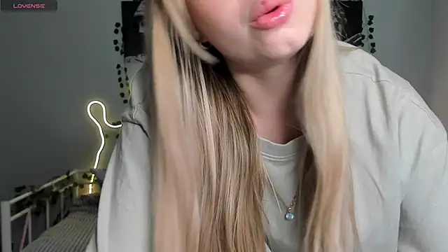 Snapshot of Melissa_babs chatting on December 2024 05:28:02 AM Melissa babs online show from December 2024 05:28:02 AM