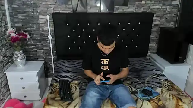 Snapshot of salvadorgomezx chatting on December 2024 07:31:02 PM salvadorgomezx online show from December 2024 07:31:02 PM