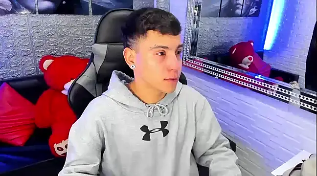 Snapshot of salvadorgomezx chatting on January 2025 08:07:01 PM salvadorgomezx online show from January 2025 08:07:01 PM