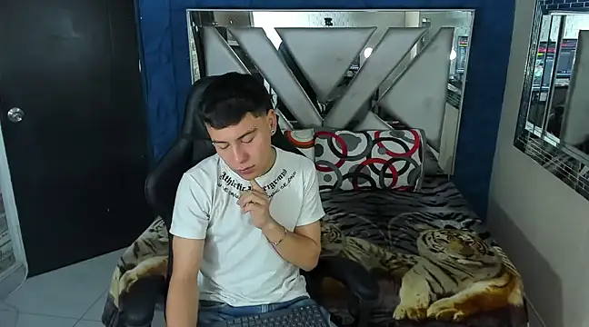 Snapshot of salvadorgomezx chatting on January 2025 12:52:01 PM salvadorgomezx online show from January 2025 12:52:01 PM