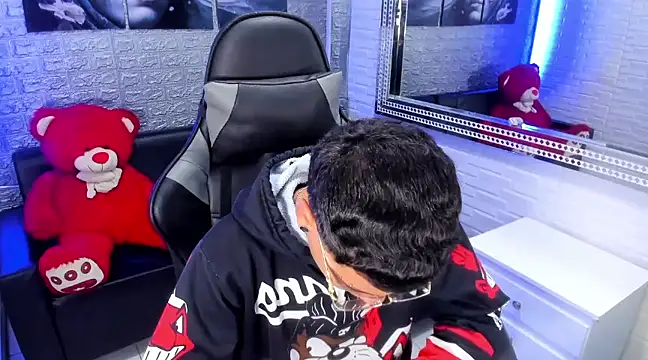 Snapshot of salvadorgomezx chatting on February 2025 08:54:01 AM salvadorgomezx online show from February 2025 08:54:01 AM