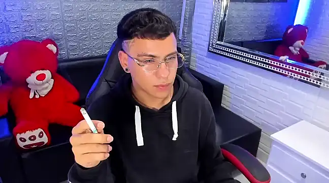 Snapshot of salvadorgomezx chatting on February 2025 06:15:02 AM salvadorgomezx online show from February 2025 06:15:02 AM